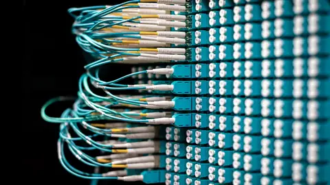データセンターのサーバー設備のイメージ写真
