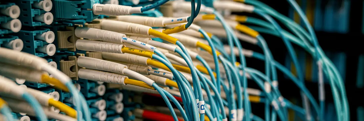 データセンターのサーバー設備のイメージ写真