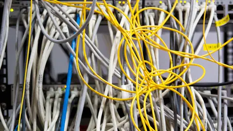 データセンターのサーバー設備のイメージ写真