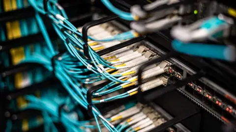 データセンターのサーバー設備のイメージ写真