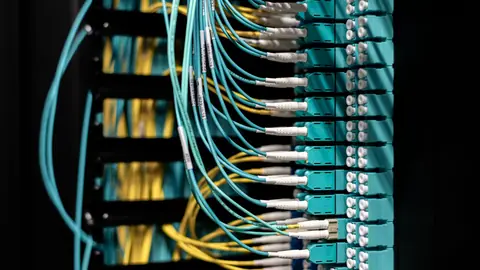 データセンターのサーバー設備のイメージ写真