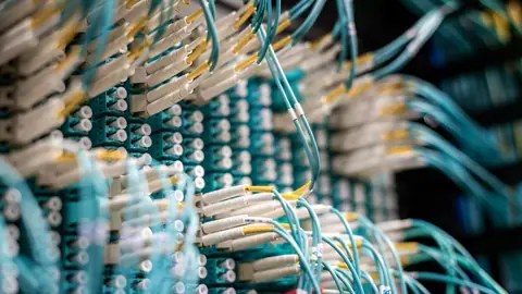 データセンターのサーバー設備のイメージ写真