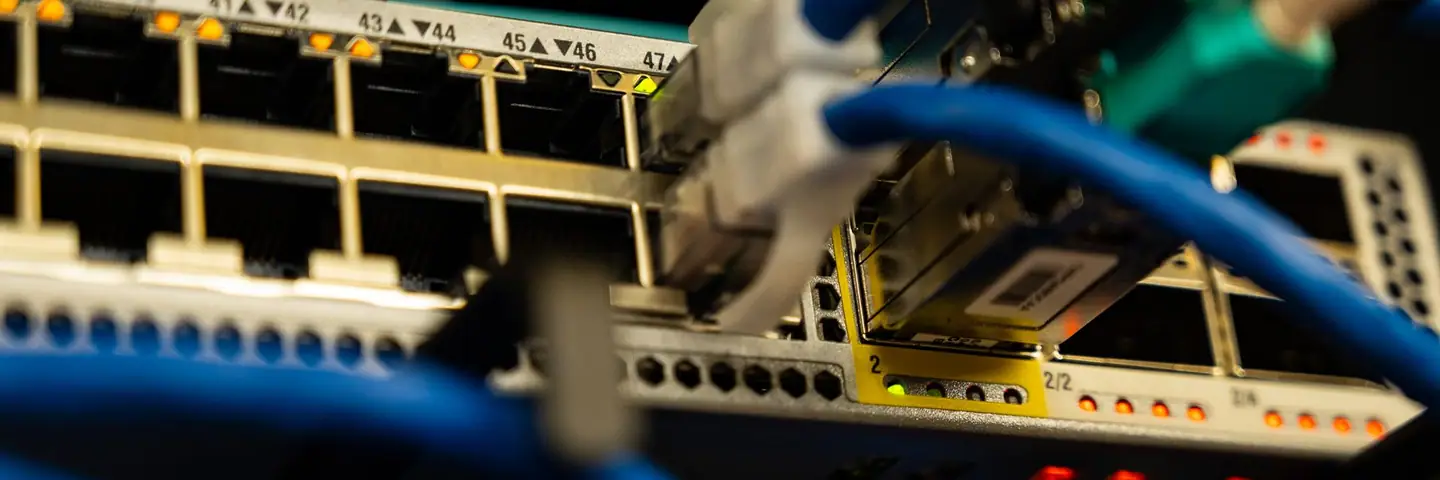 データセンターのサーバー設備のイメージ写真