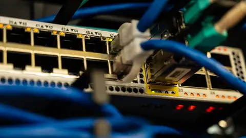 データセンターのサーバー設備のイメージ写真